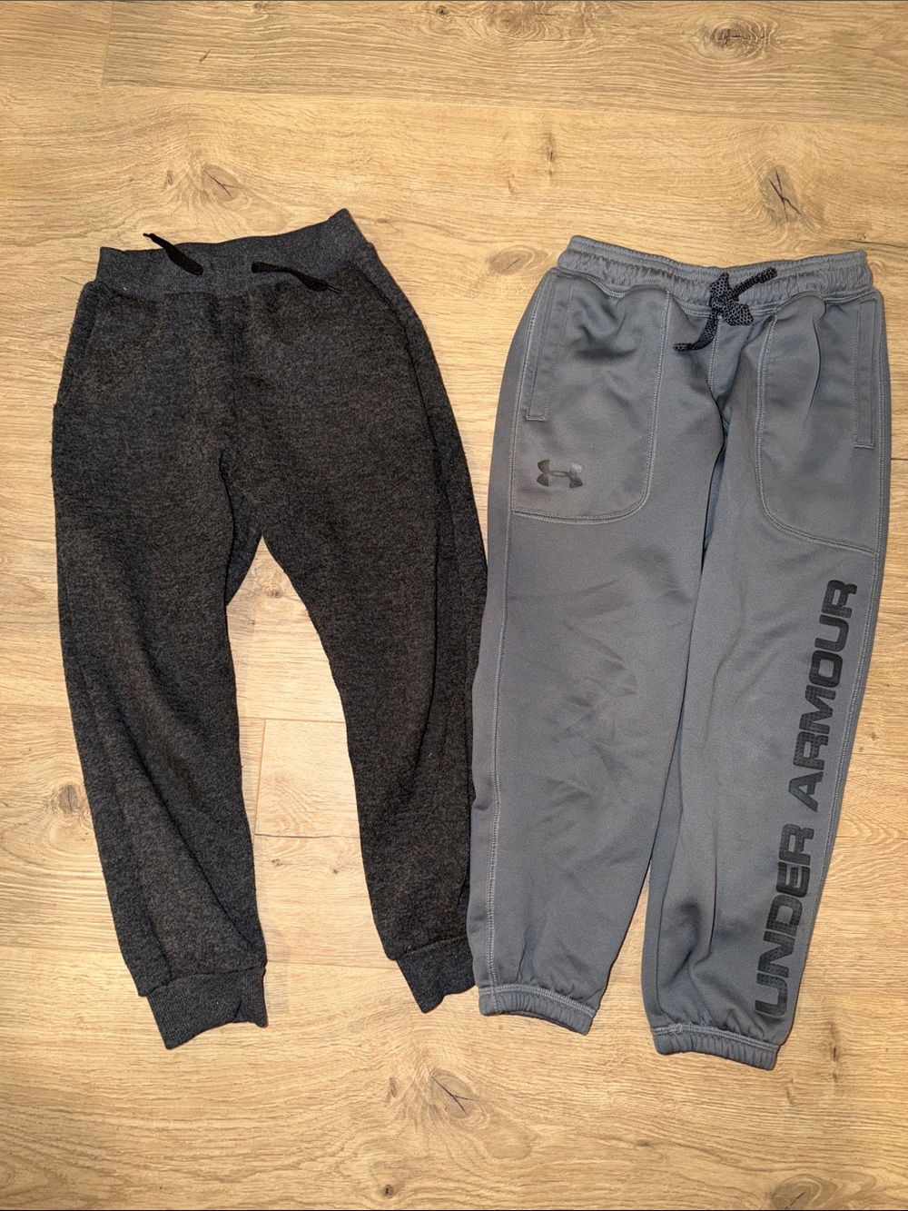 Under Armour Kids' Gray and Charcoal Joggers - Logo Side Print